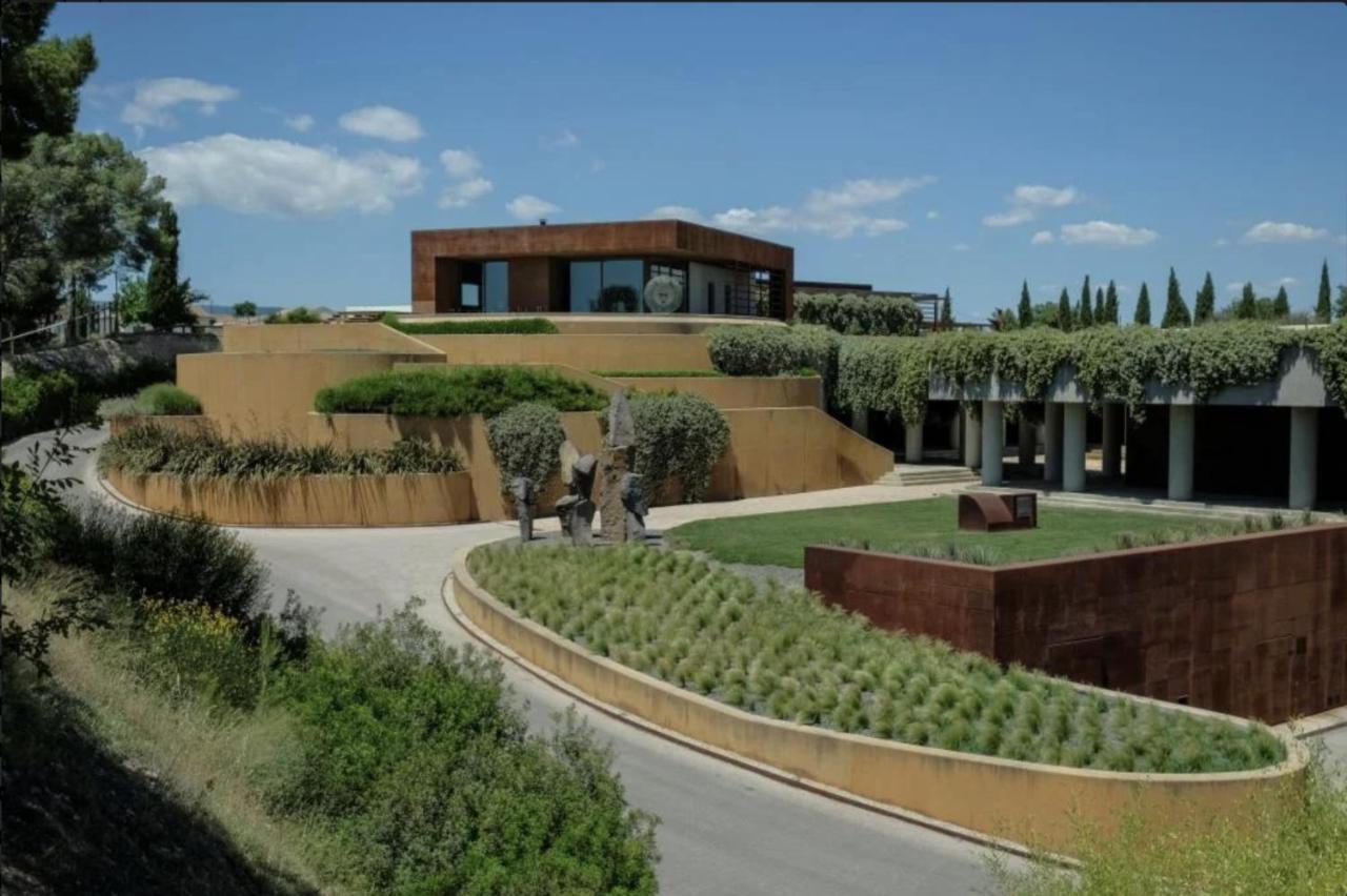 Tina De Vila, En La Capital Del Vino Vilafranca del Penedès Exteriör bild